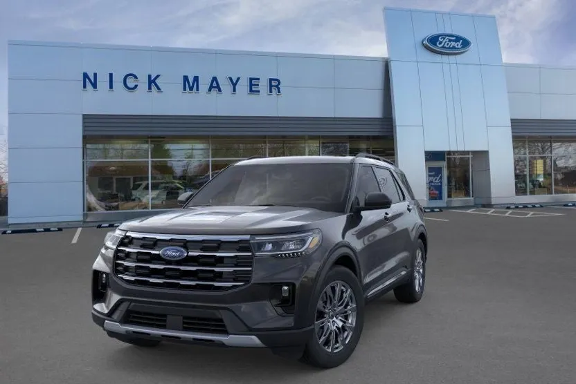 2025 Ford Explorer photo 1