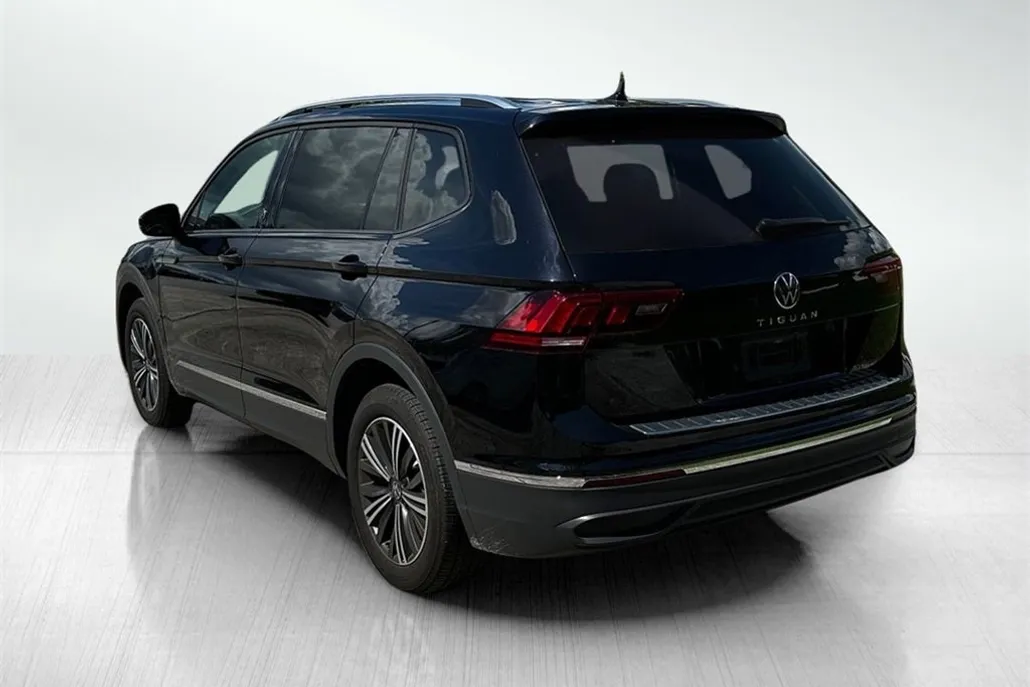 2024 Volkswagen Tiguan Wolfsburg Edition photo 1