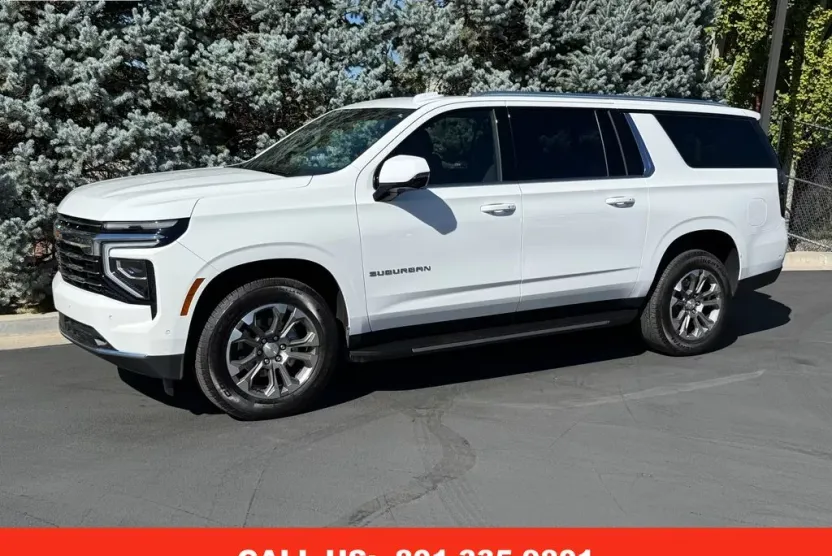 2025 Chevrolet Suburban LT photo 1