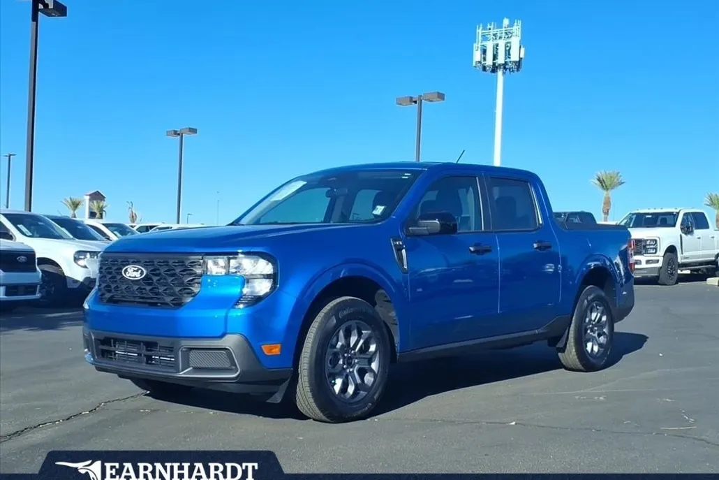 2025 Ford Maverick XLT photo 1