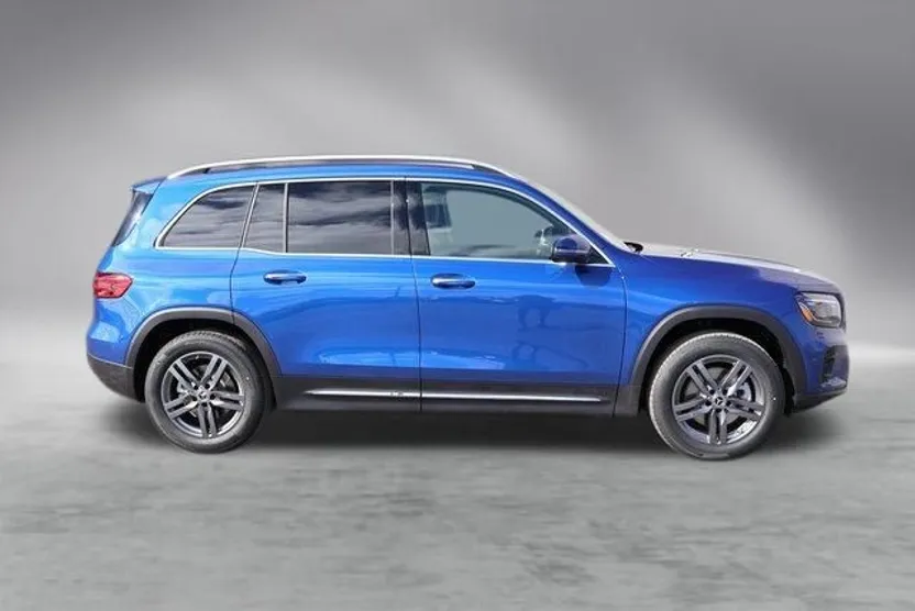 2024 Mercedes Benz GLB 250 photo 1