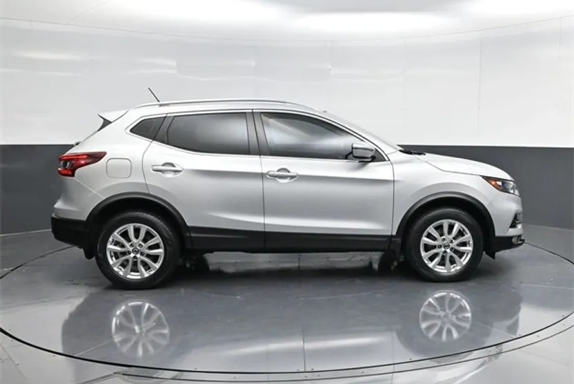 2021 Nissan Rogue Sport SV photo 1