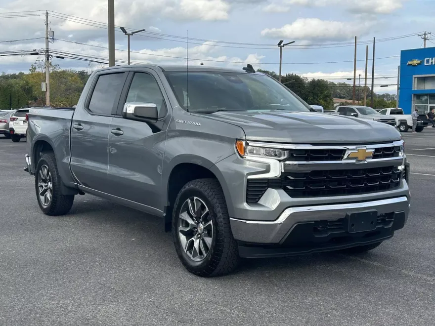 2023 Chevrolet Silverado 1500 LT photo 1