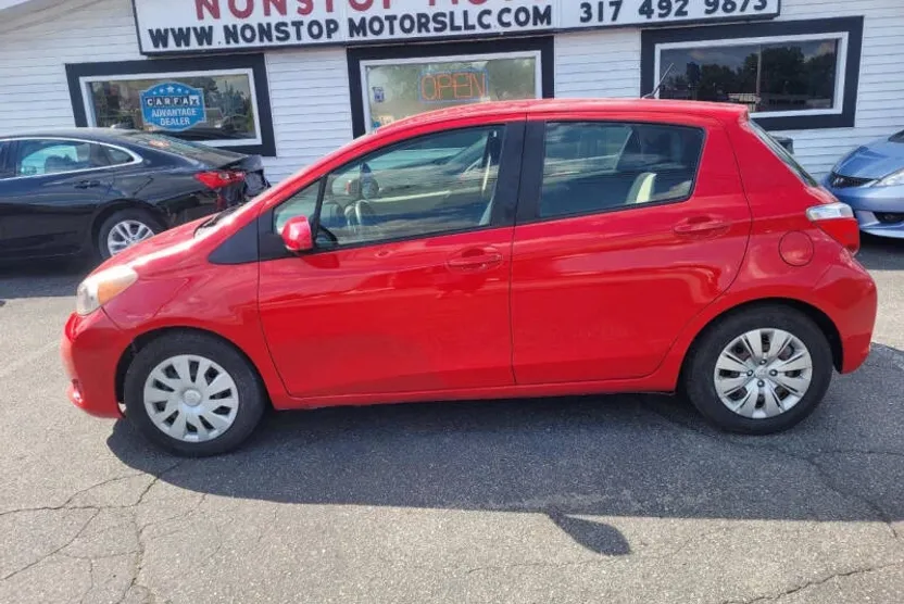 2014 Toyota Yaris LE photo 1