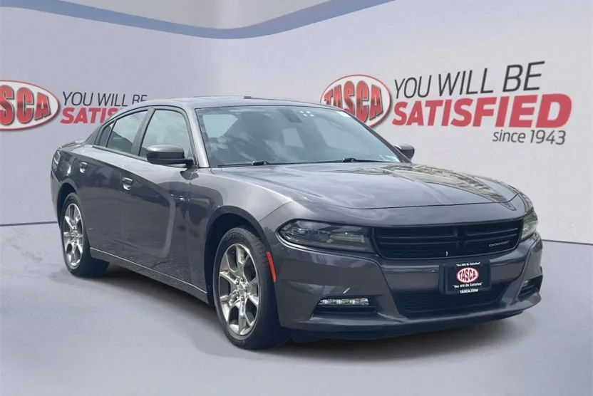2016 Dodge Charger SXT photo 1