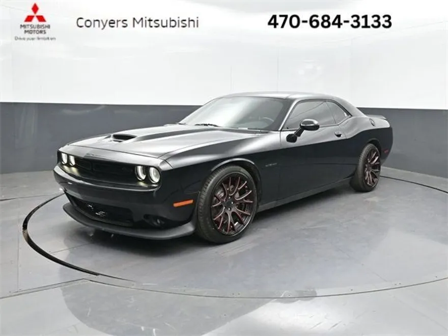 2022 Dodge Challenger R/T photo 1