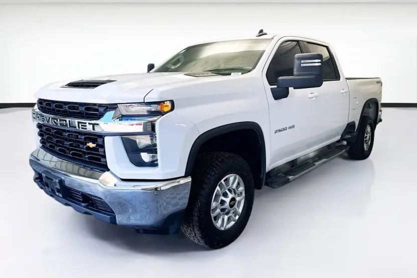 2022 Chevrolet Silverado LT photo 1