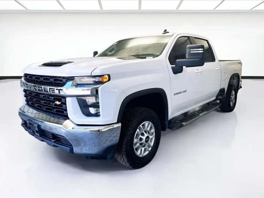 2022 Chevrolet Silverado LT photo 1