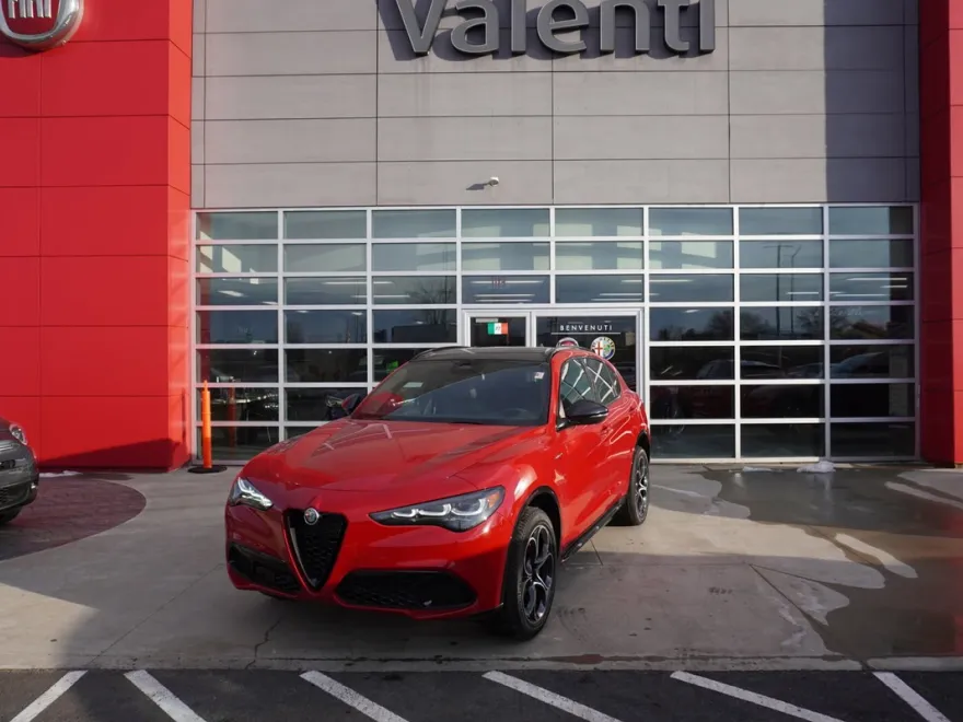 2025 Alfa Romeo Stelvio Sport photo 1