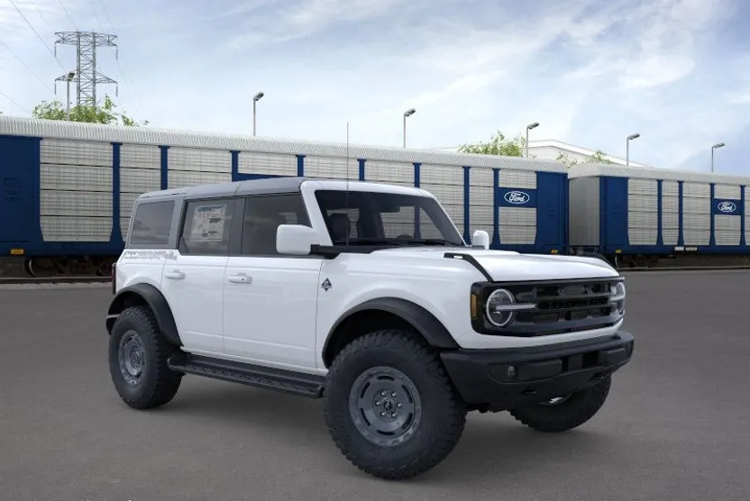 2025 Ford Bronco Outer Banks photo 1