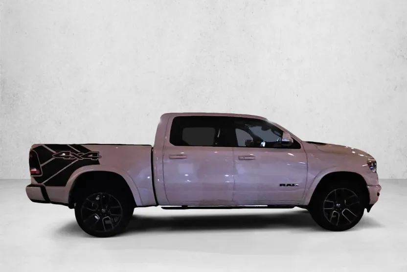 2019 Ram 1500 Laramie photo 1
