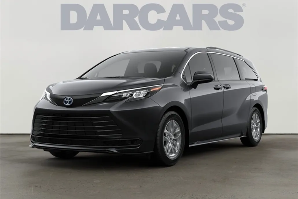 2025 Toyota Sienna LE photo 1