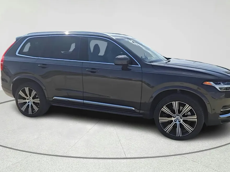 2025 Volvo XC90 Plus photo 1