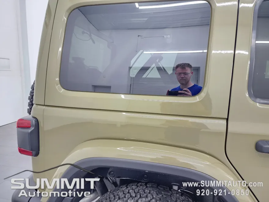 2025 Jeep Wrangler Rubicon photo 1