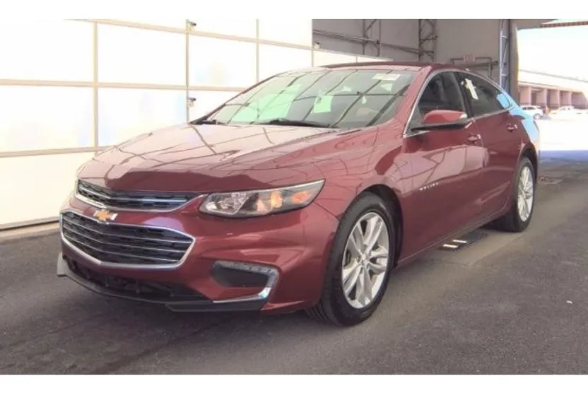 2018 Chevrolet Malibu 1LT photo 1