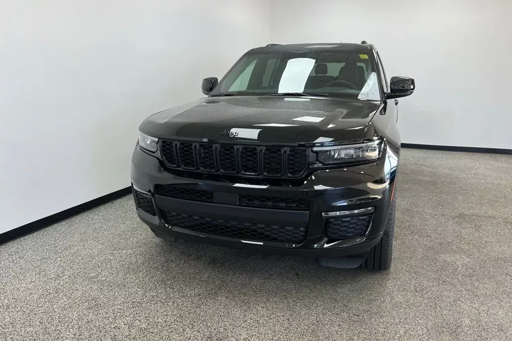 2025 Jeep Grand Cherokee Limited photo 1