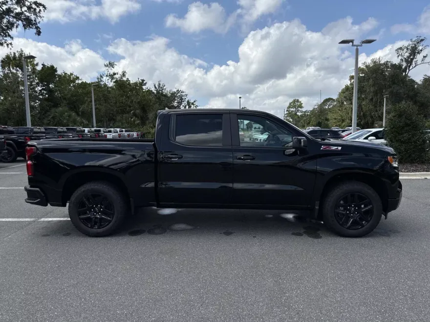 2026 Chevrolet Silverado 1500 RST photo 1