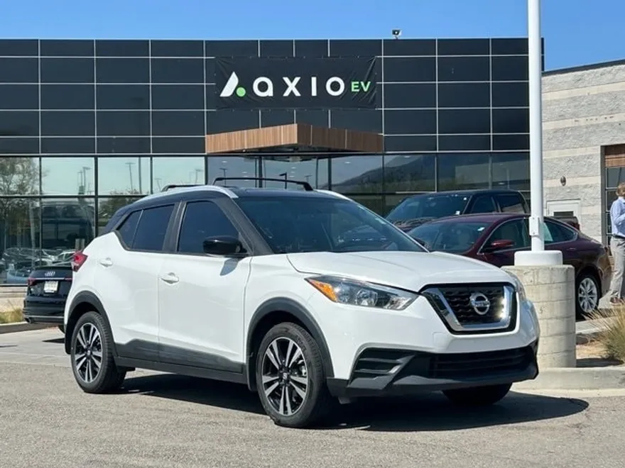2019 Nissan Kicks SV photo 1