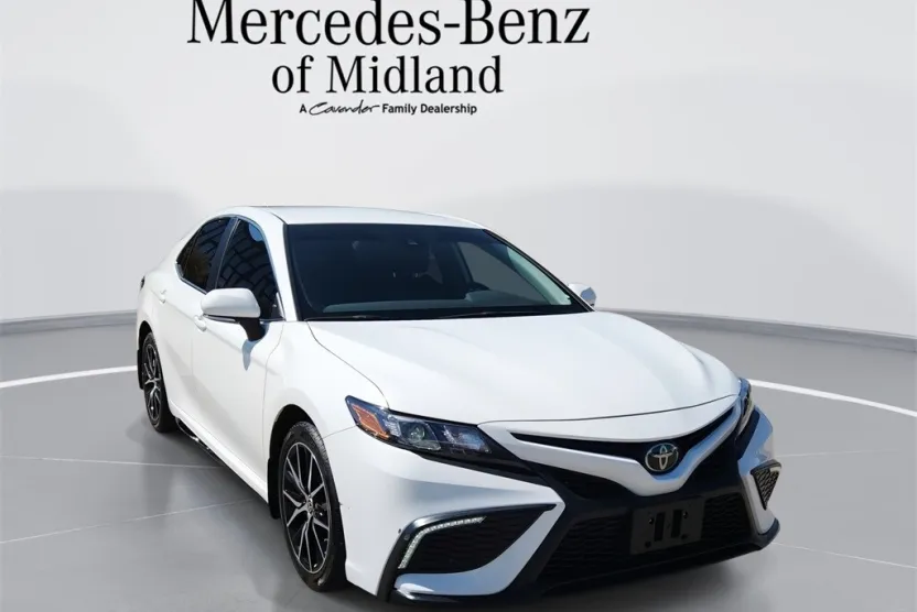 2023 Toyota Camry SE photo 1