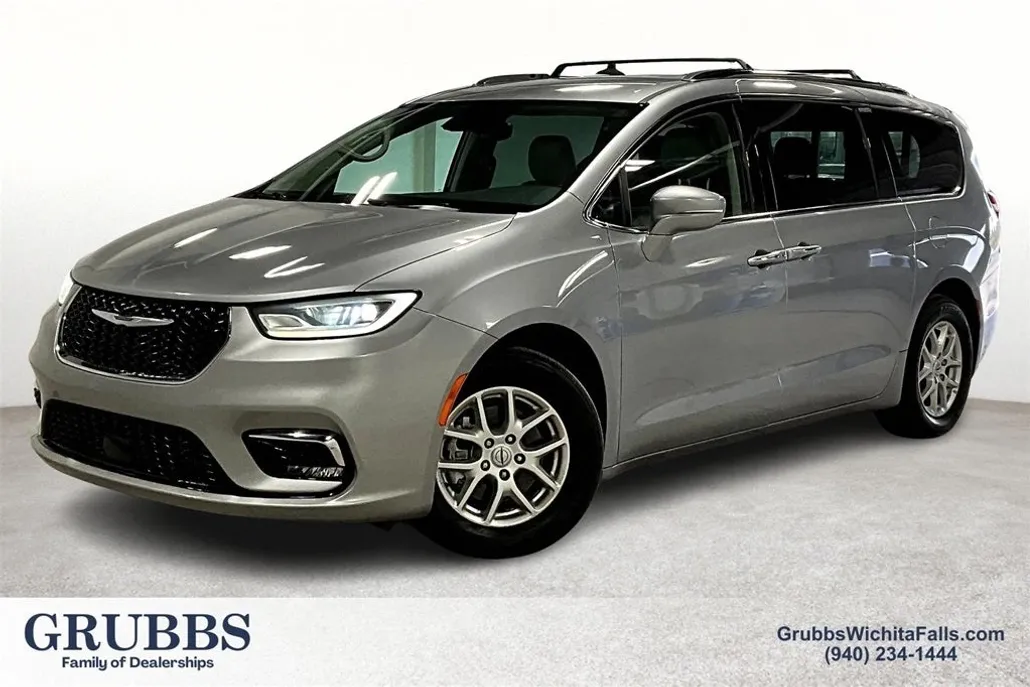 2021 Chrysler Pacifica Touring L photo 1