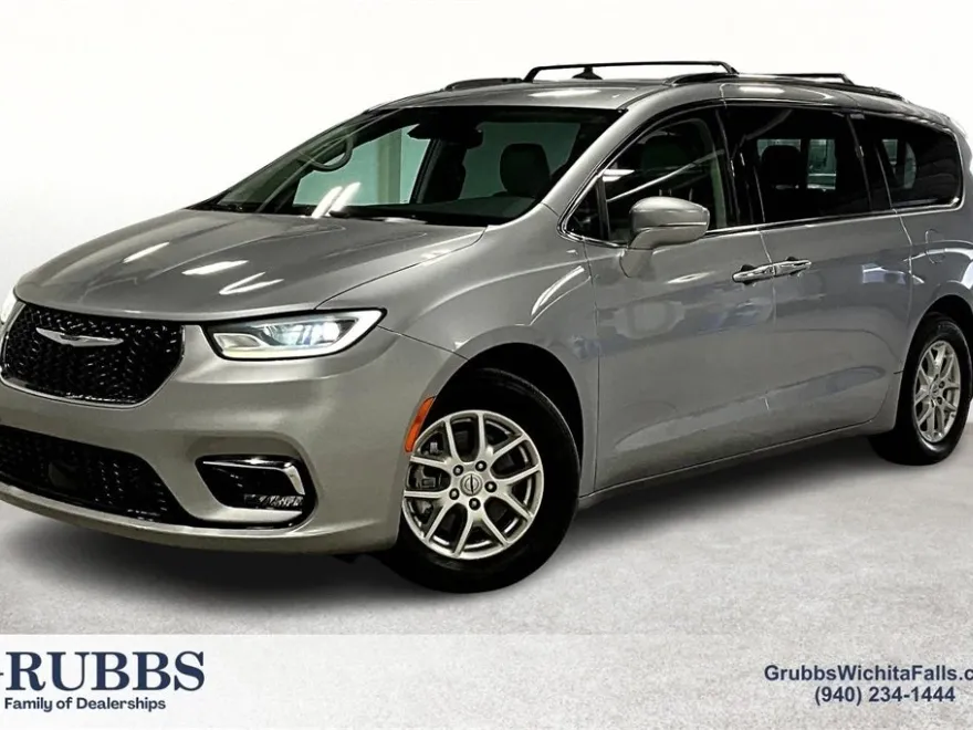 2021 Chrysler Pacifica Touring L photo 1
