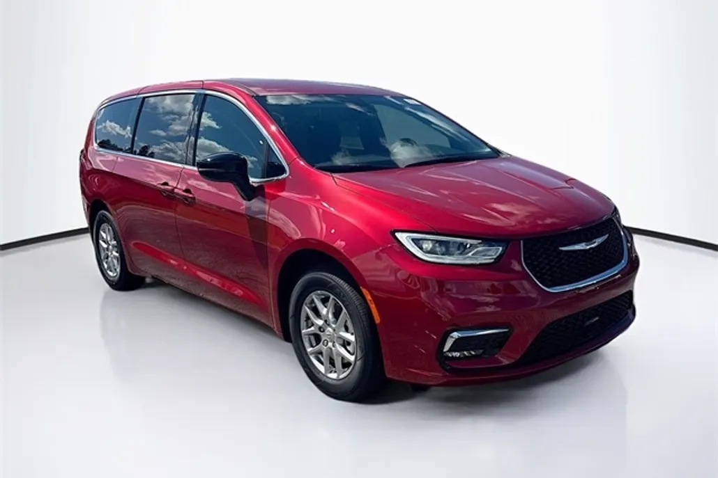 2026 Chrysler Pacifica photo 1
