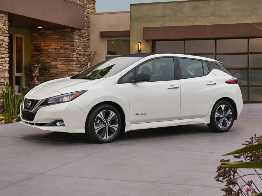 2019 Nissan Leaf S photo 1
