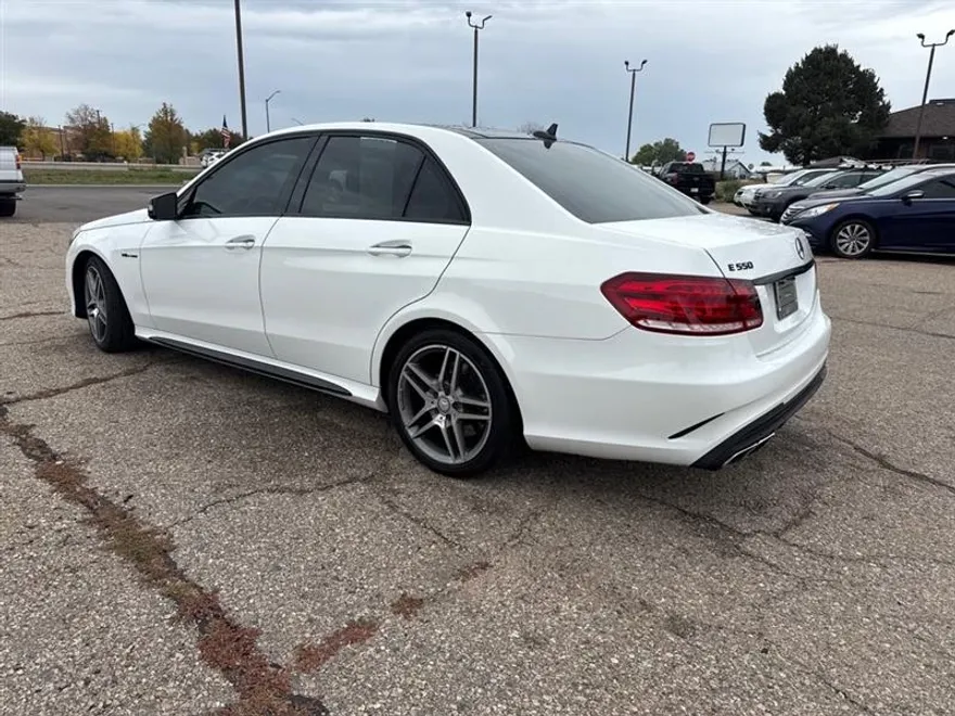 2014 Mercedes Benz E Sedan 4MATIC photo 1