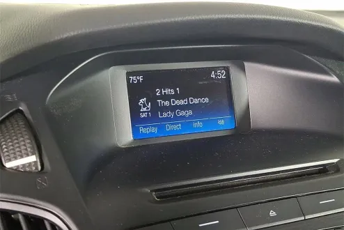 2015 Ford Focus SE photo 3