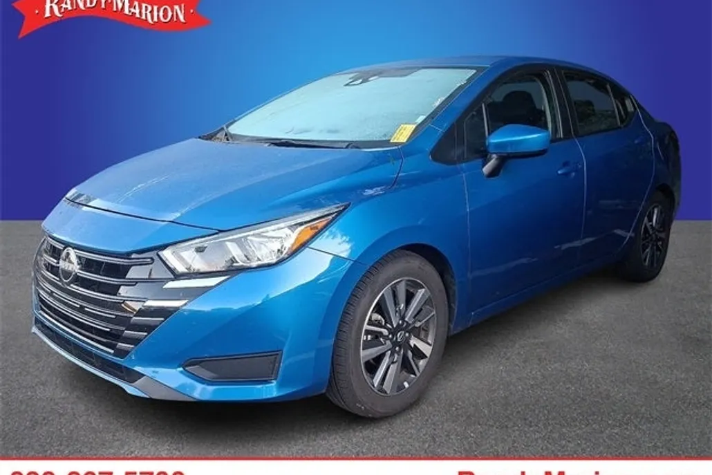 2023 Nissan Versa 1.6 SV photo 1