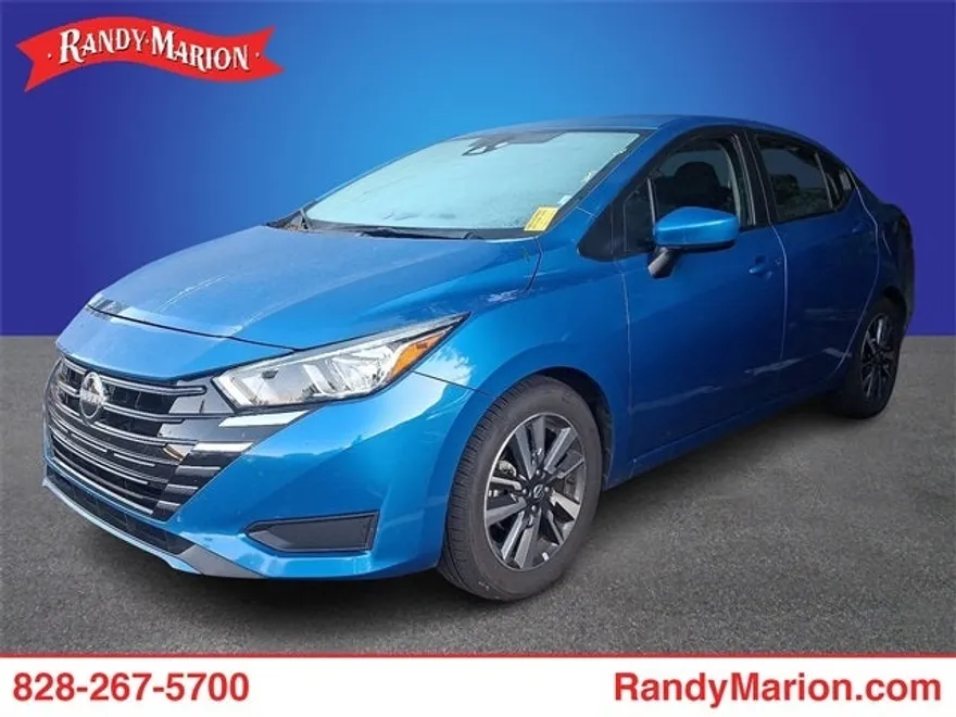 2023 Nissan Versa 1.6 SV photo 1