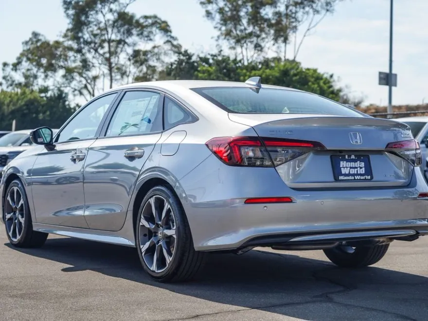 2025 Honda Civic Hybrid Sport Touring photo 2