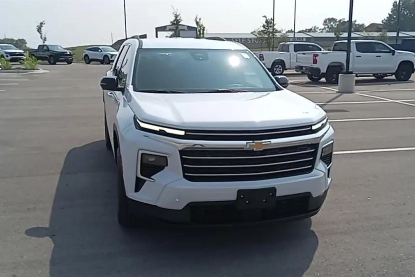 2026 Chevrolet Traverse photo 1
