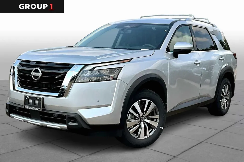 2025 Nissan Pathfinder SL photo 1