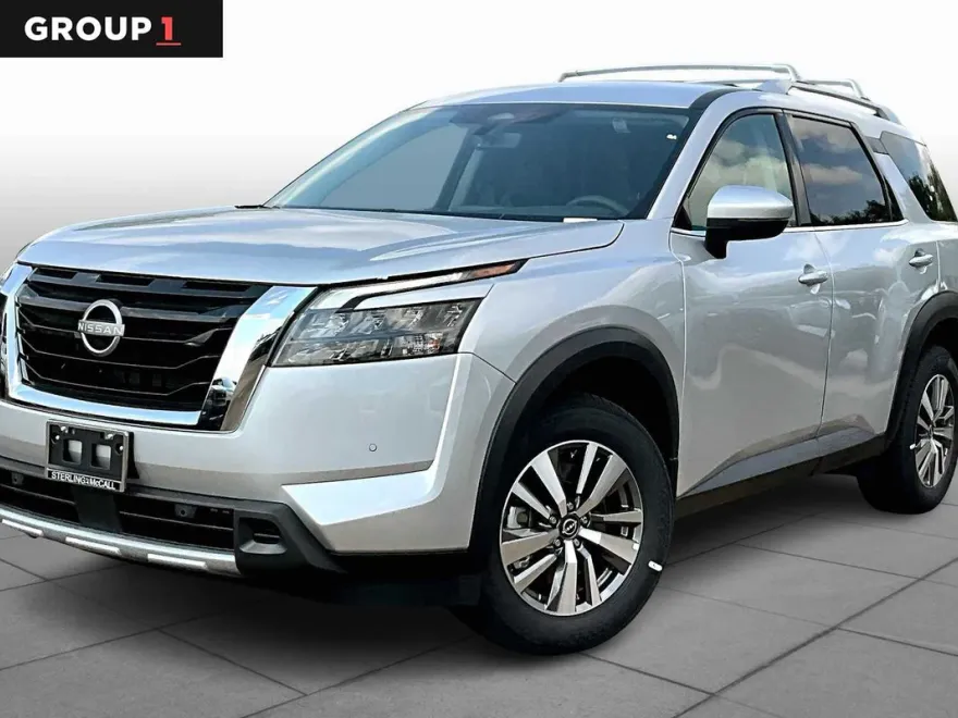 2025 Nissan Pathfinder SL photo 1