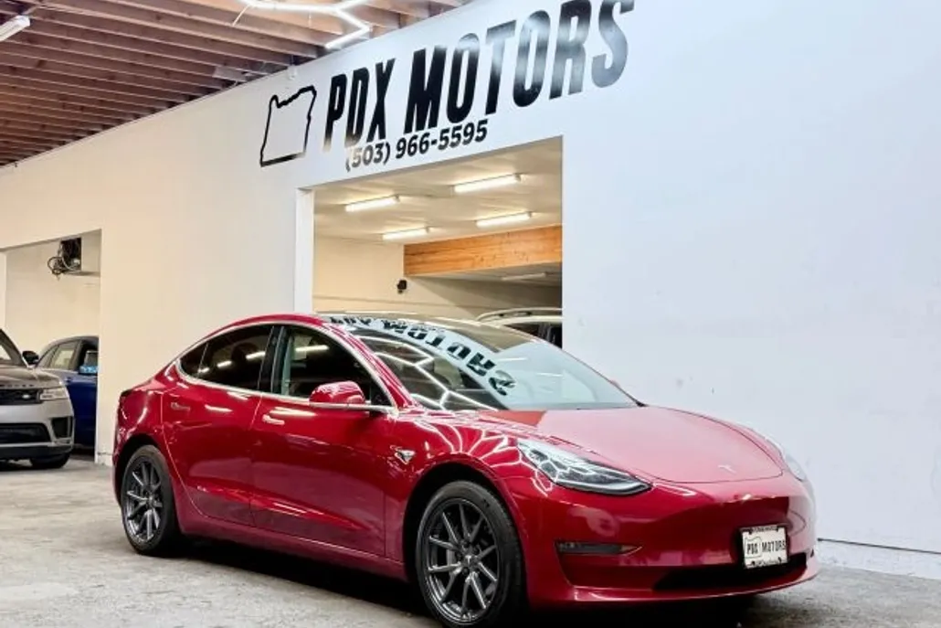 2018 Tesla Model 3 Long Range photo 1