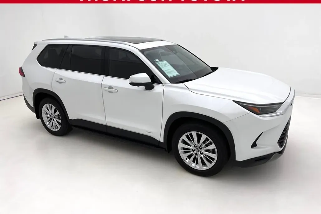 2024 Toyota Grand Highlander Platinum photo 1