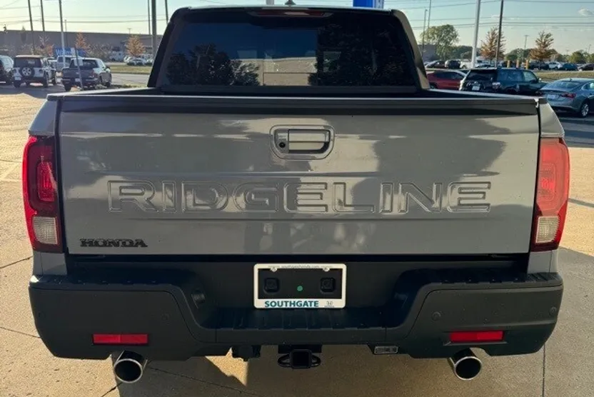 2026 Honda Ridgeline Black Edition photo 1