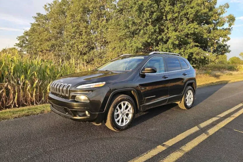 2015 Jeep Cherokee Latitude photo 1