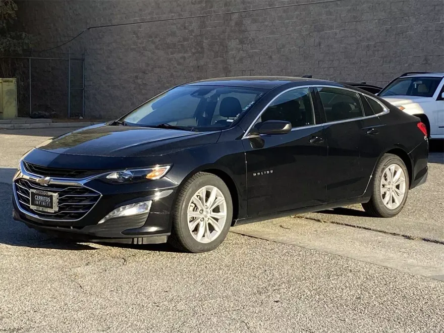 2024 Chevrolet Malibu 1LT photo 1