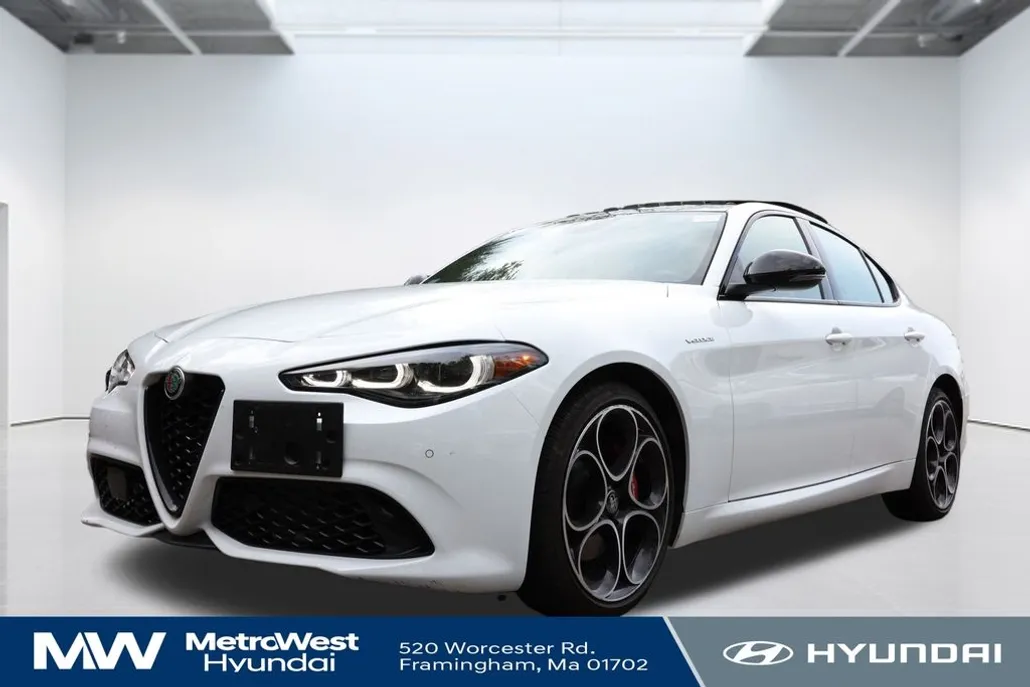 2024 Alfa Romeo Giulia Ti photo 1