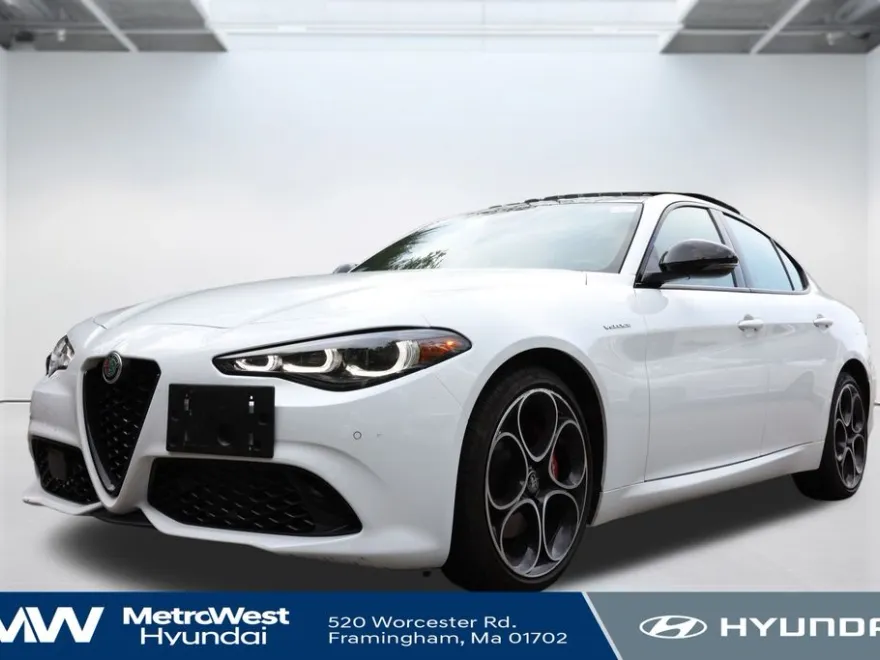 2024 Alfa Romeo Giulia Ti photo 1