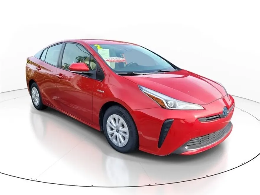 2022 Toyota Prius L Eco photo 1