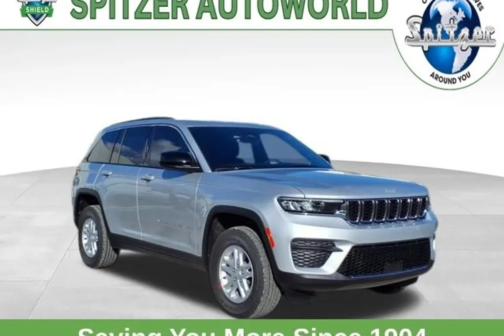 2025 Jeep Grand Cherokee Laredo photo 1