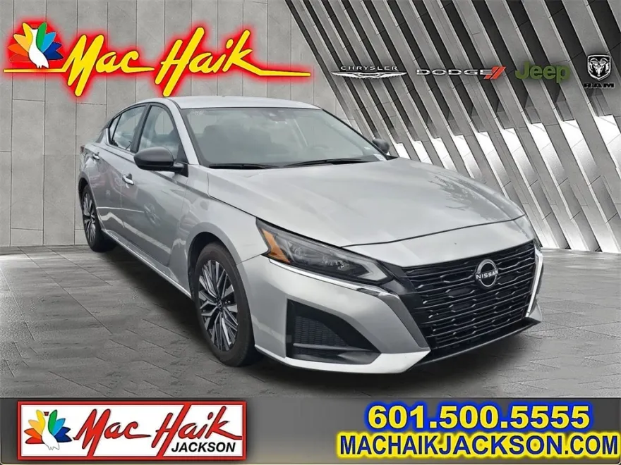 2024 Nissan Altima 2.5 SV photo 1