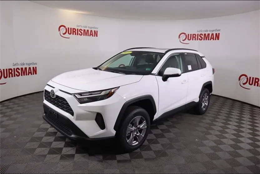 2025 Toyota RAV4 XLE photo 1