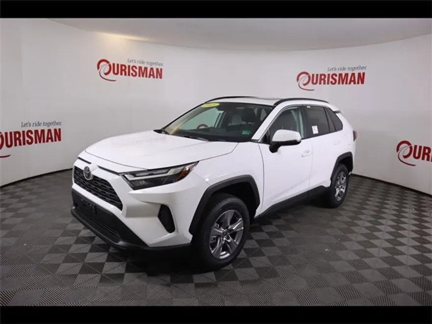 2025 Toyota RAV4 XLE photo 1