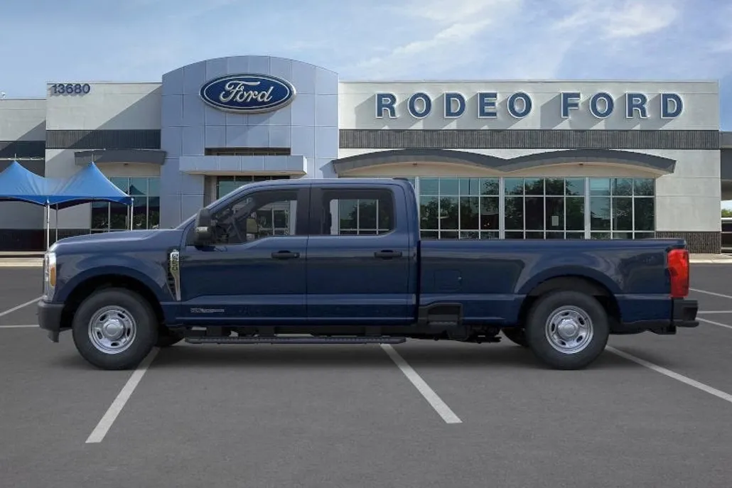 2025 Ford F-250 XL photo 1