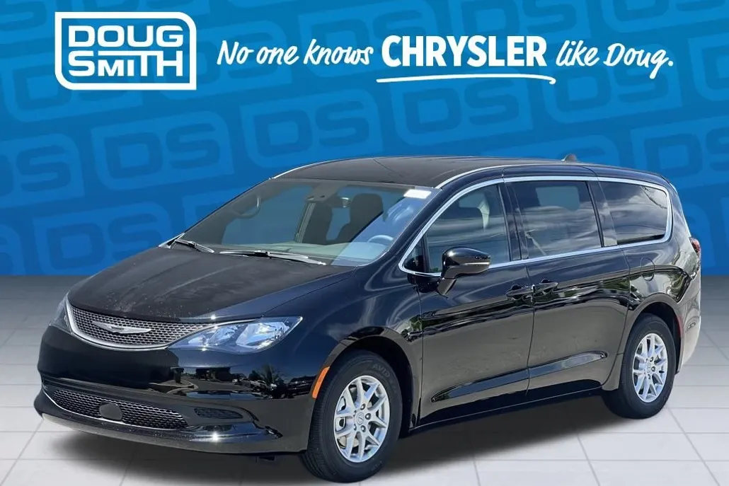 2025 Chrysler Voyager LX photo 1