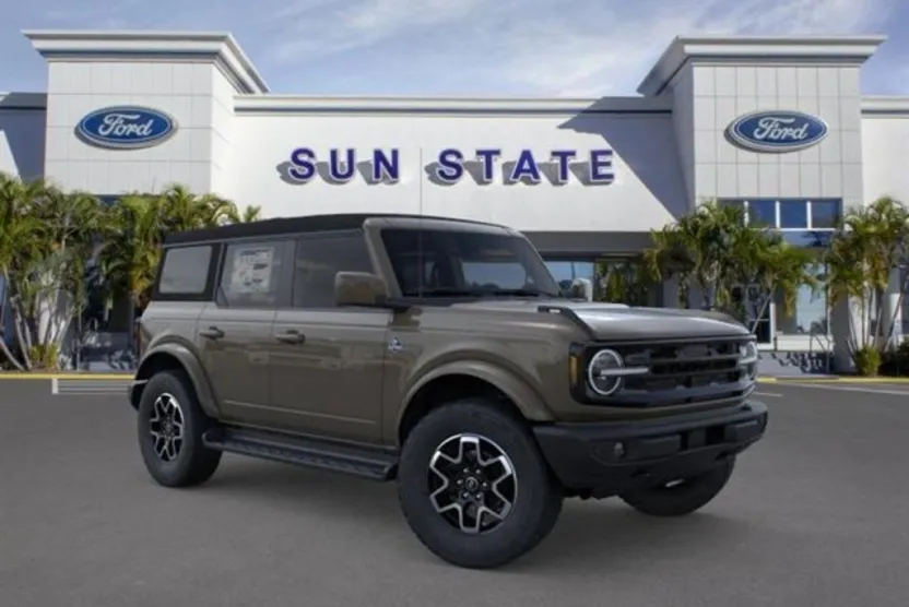 2025 Ford Bronco Outer Banks photo 1